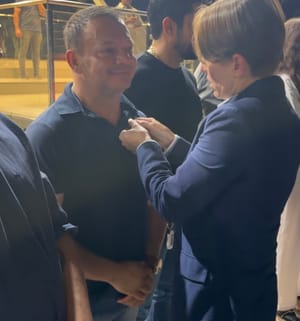 Repórter Serginho Lapada é condecorado com Medalha de Mérito da Força Tática