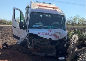 APÓS BATIDA DE AMBULÂNCIA, GESTANTE ENTRA EM TRABALHO DE PARTO E BEBÊ NASCE EM UPA